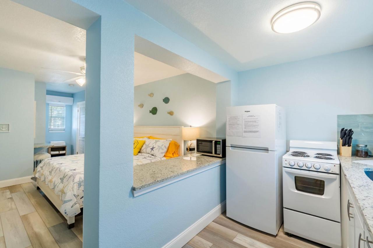 Upham Beach Inn St. Pete Beach Buitenkant foto