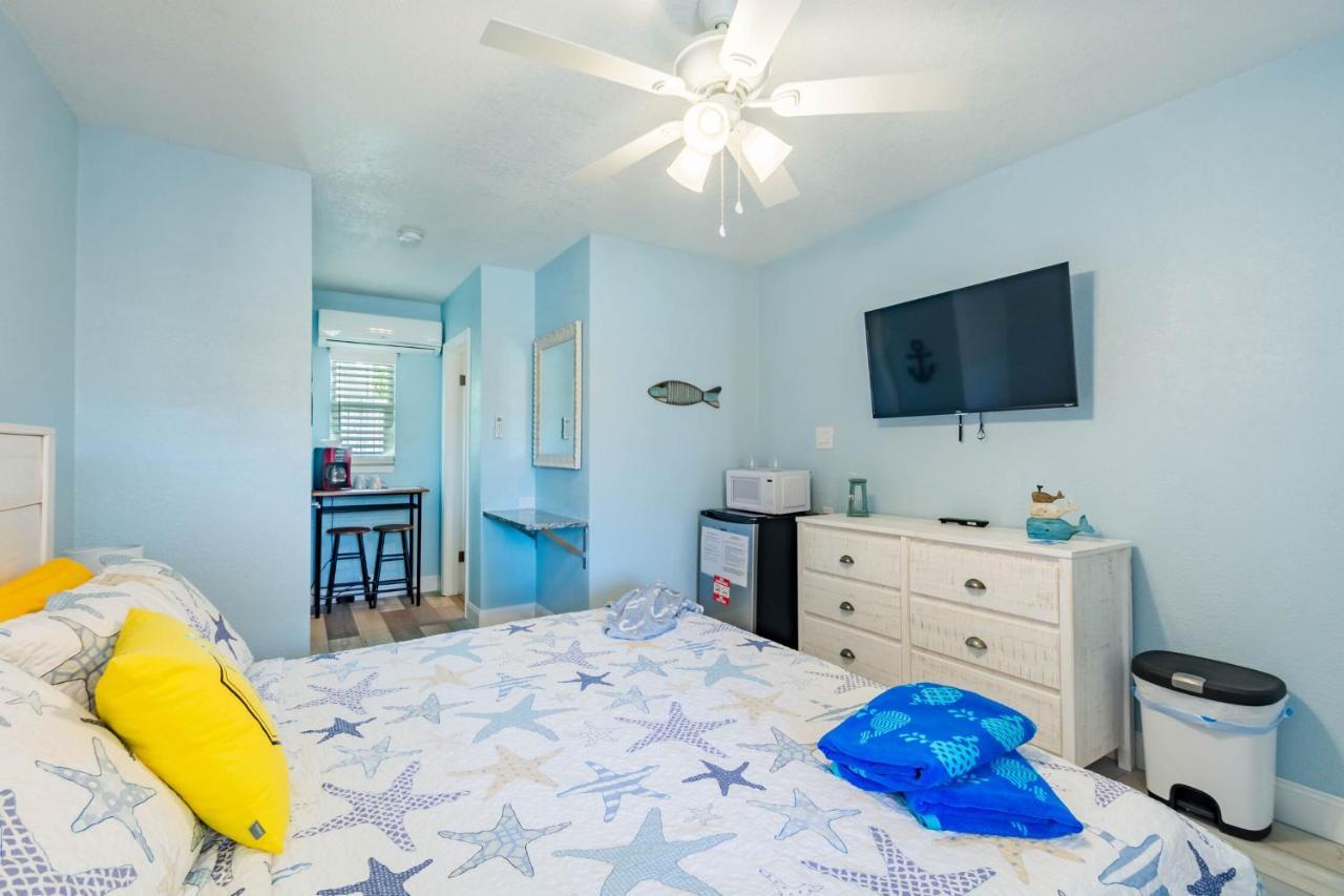 Upham Beach Inn St. Pete Beach Buitenkant foto
