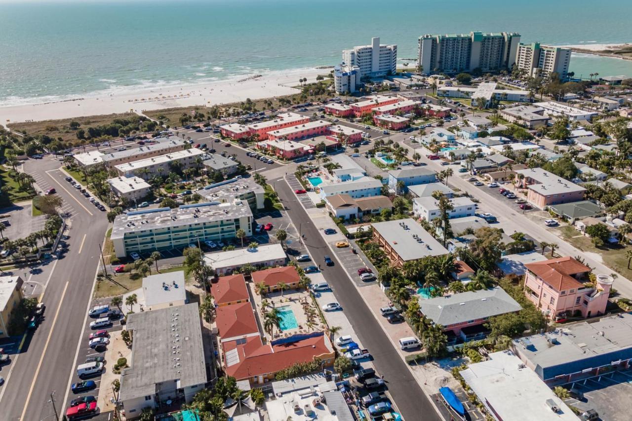 Upham Beach Inn St. Pete Beach Buitenkant foto